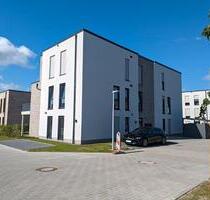 2Z-Wohnung in Zetel mit Terrasse • Fahrstuhl • Neubau• KfW40EE • Stellplatz • Küche