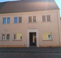Charmantes Ein-Zweifamilienhaus im Stadtkern mit großem Potenzia - Belgern-Schildau