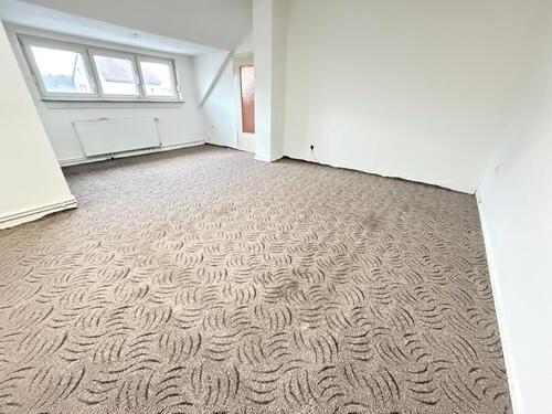 Foto - NEU Renovierte 3-Zimmer-Wohnung im 1. Obergeschoss-Zentral