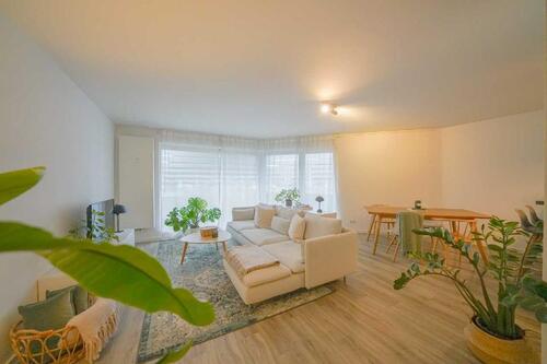 Foto - Wohnen in zentraler Lage: Moderne 2-Zimmer-Wohnung mit Balkon und EBK!