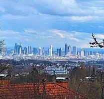 Spektakulärer Ffm-Skylineblick vis á vis der Burg Kronberg Pentho - Kronberg im Taunus