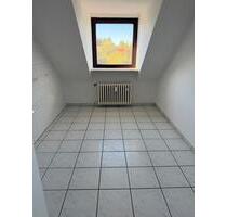 4 Zimmer im Dachgeschoss zu vermieten - Hannover Döhren-Wülfel