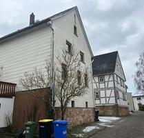 Schöne 4-Zimmer-Wohnung mit Balkon in Staufenberg