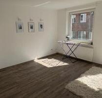 Studentische Untermiete mit kleinem Balkon! (Mai-Aug) (32m²) - Lübeck Innenstadt