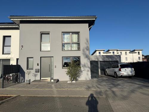 Foto - Neuwertige Stadtvilla-DHH