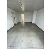 Gemütliche 2-Zi-DG-Wohnung mit Garage in Voerde-Spellen - Voerde (Niederrhein)