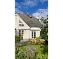 PRIVAT - Raumwunder Doppelhaushälfte in Berlin-Mahlsdorf