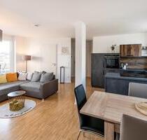 Helle 3-Zimmer-Eigentumswohnung mit Balkon, Einbauküche und Stell - Bamberg Bamberg-Ost