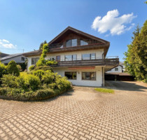 Perfekt für Familie: Großzügige Erdgeschosswohnung mit Garten & G - Berg