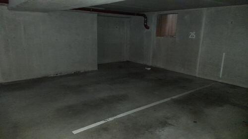Foto - Tiefgaragenstellplatz für Auto und Motorrad