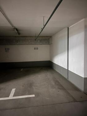 Foto - Tiefgaragenstellplatz - 100,00&nbsp;EUR Miete,