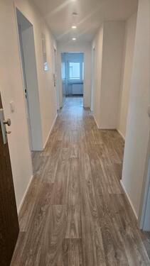 Foto - 4 Zimmer Dachgeschoss Wohnung - 1.300,00&nbsp;EUR Kaltmiete, ca.&nbsp; 88,00&nbsp;m&sup2;