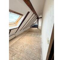 Helle 2 Zimmer Wohnung im Dachgeschoss in Bochum Riemke ab sofort