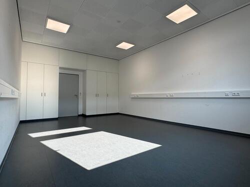 Foto - Moderne Gewerbefläche – ideal für Praxis oder Büro