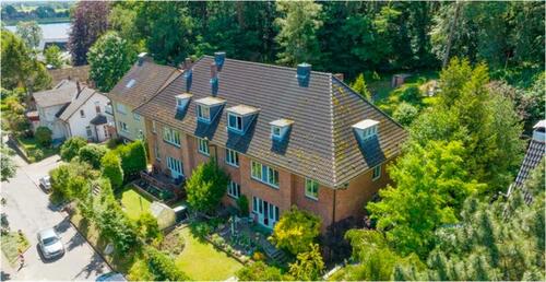 Foto - Altbau-Traum im sanierten Gründerzeithaus – Blick ins Grüne & mit großem Garten!