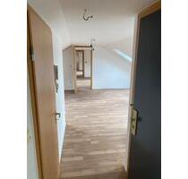 Dachgeschosswohnung - 700,00&nbsp;EUR Kaltmiete, ca.&nbsp; 95,00&nbsp;m&sup2; in Hügelsheim (PLZ: 76549)