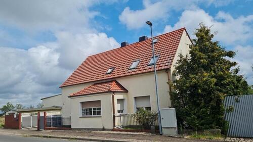 Foto - Dreiseitenhof mit 3 Wohnungen, Stallungen & ca.7.000 qm Land