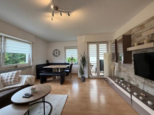 Foto - Renovierte 3 Zimmer Wohnung mit großem Wohnzimmer und toller Raum