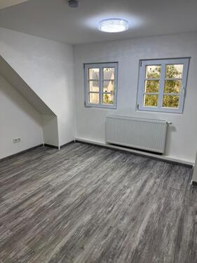 Foto - Kernsanierte 4 Zimmer Wohnung sofort bezeugfrei
