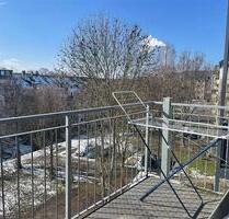 Vollmöblierte und gemütliche DG 3-Zimmer mit Balkon, Laminat und Wanne! - Chemnitz Ebersdorf