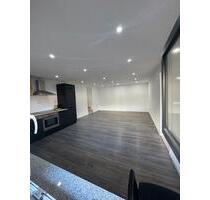 Sanierte 3 Zi. EG-Wohnung mit Garten und Privatparkplatz - Kirchardt