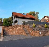 Modernes Einfamilienhaus mit Garten, Küche, Holzofen & Naturblick - Flörsbachtal