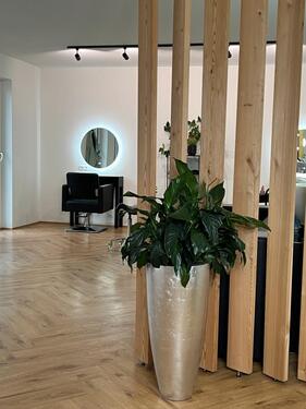 Foto - Ladenfläche zu vermieten (aktuell Friseursalon )