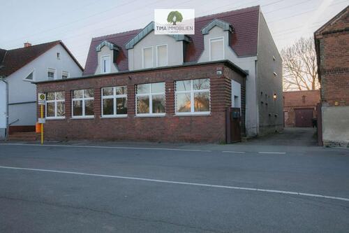 Foto - Ihr neuer Firmensitz: Showroom, Werkstatt und Garagenhof