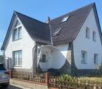 Foto - Einfamilienhaus mit modernem Design, Pool und Gartenparadies