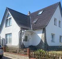 Einfamilienhaus mit modernem Design, Pool und Gartenparadies - Oschersleben (Bode)