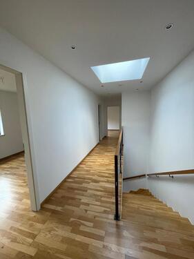 Foto - Modernes Hinterhaus mit eigenem Garten, Terrasse und Dachterrasse