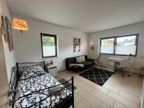 Foto - Zwei große Zimmer zu vermieten - 25,00&nbsp;EUR Kaltmiete, ca.&nbsp; 60,00&nbsp;m&sup2;