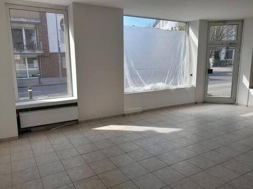 Foto - Helles Eck-Ladenlokal an Hauptverkehrsstraße in Herten