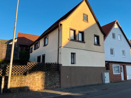 Foto - Einfamilienhaus zu Vermieten mit Hof und Scheune