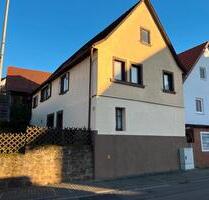 Einfamilienhaus zu Vermieten mit Hof und Scheune - Weilbach