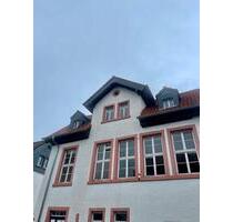 Altes sanierungsbedürftiges Schulhaus in Beedenkirchen - Lautertal (Odenwald)