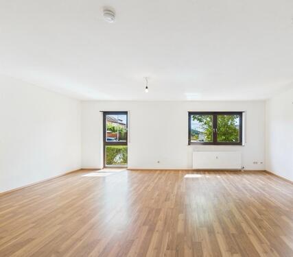 Foto - Moderne 3,5-Zimmer Wohnung mit Außenstellplatz