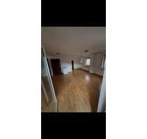 2 Zimmer DG Wohnung - 750,00&nbsp;EUR Kaltmiete, ca.&nbsp; 45,00&nbsp;m&sup2; in Geislingen an der Steige (PLZ: 73312)