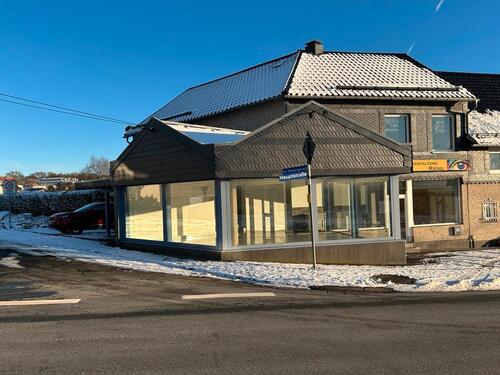 Foto - Geschäftshaus zu vermieten - 990,00&nbsp;EUR Kaltmiete, ca.&nbsp; 450,00&nbsp;m&sup2;