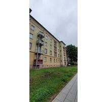 Großzügige 2-Zimmer mit Laminat, Balkon und Wannenbad in zentraler Lage! - Chemnitz Großzügige 2-Zimmer mit Laminat, Balkon und Wannenbad in zentraler Lage! - Chemnitz