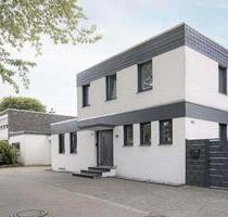 Freistehendes Einfamilienhaus mit Einliegerwhg, Garten, PV-Anlage - Krefeld Benrad