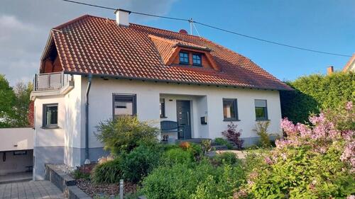 Foto - Komfortabeles Einfamilienhaus mit ELW, top Lage und Außenanlage