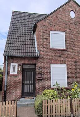 Foto - Reihenendhaus mit Garage - 750,00 EUR Kaltmiete,