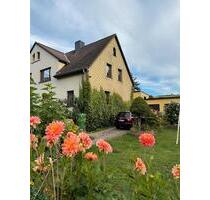 Doppelhaushälfte mit Nebengelass & großem Grundstück - Kraftsdorf