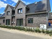 Foto - Moderne Doppelhaushälfte mit Garten, PV & Wärmepumpe - Erstbezug