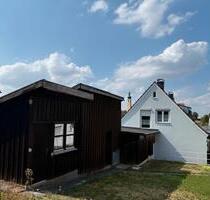 Älteres Einfamilienhaus mit großem Garten, Garage und Werkstatt - Thalmassing