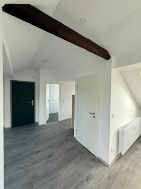 Foto - Charmante Dachgeschosswohnung mit Einbauküche & Waschmaschie