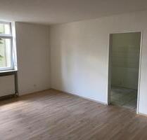 SR - Süd! Geräumige 3 Zimmerwhg mit Südbalkon, Nähe Aquatherm - Straubing