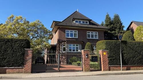Foto - Villa in Norderstedt - 1.450.000,00&nbsp;EUR Kaufpreis, ca.&nbsp; 270,00&nbsp;m&sup2;