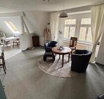 Helle Dachgeschosswohnung mit Panoramablick – 2 Zimmer, 68 m² - Meißen